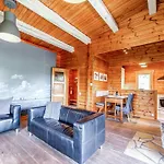 Quaint Chalet, Bernister