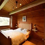 Quaint Chalet, Bernister *