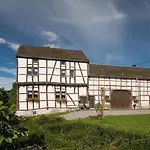 Quaint Chalet, Bernister Chalet *