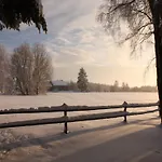 Quaint Chalet, Bernister