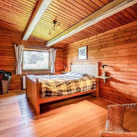 Chalet Traditional With Garden Near