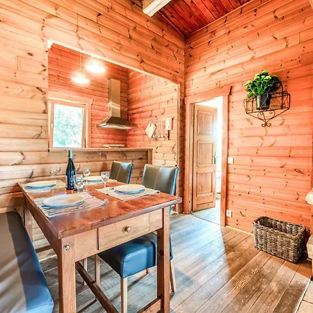 Quaint Chalet, Bernister * מאלמדי