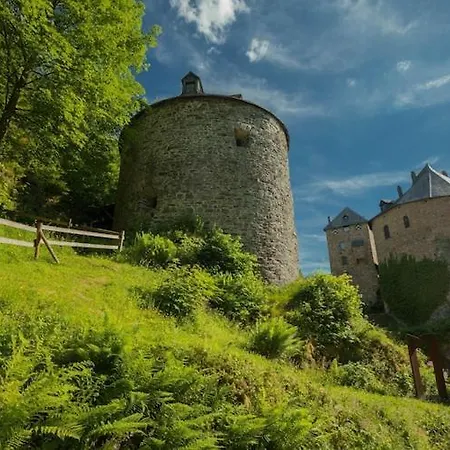 Quaint Chalet, Bernister شاليه