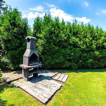 Quaint Chalet, Bernister