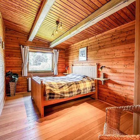 Quaint Chalet, Bernister شاليه *