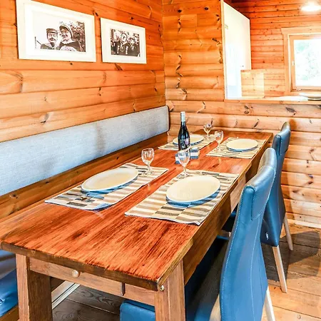 Domek alpejski Quaint Chalet, Bernister